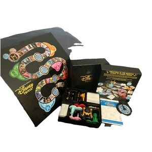 Disney Trivia Game Collectors Edition (2000)-Magical World, 2000 Cards,Black Box